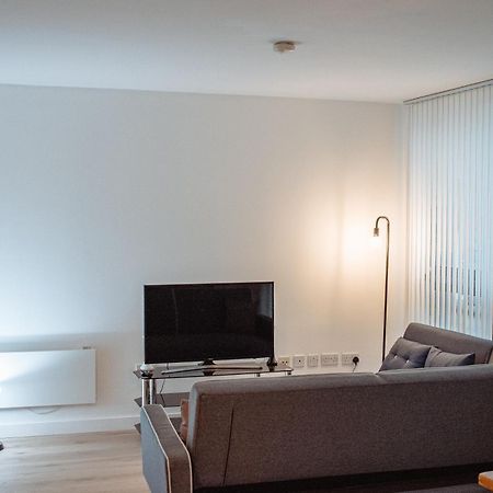 Central & Spacious, Sleeps 8, Perfect For Groups 利兹 外观 照片