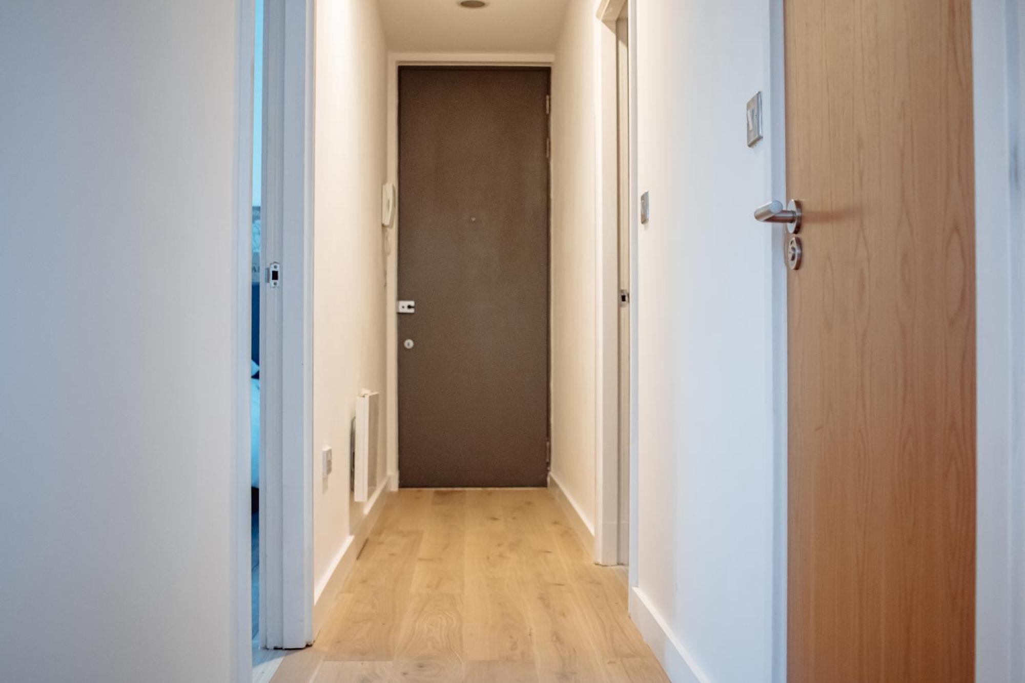 Central & Spacious, Sleeps 8, Perfect For Groups 利兹 外观 照片