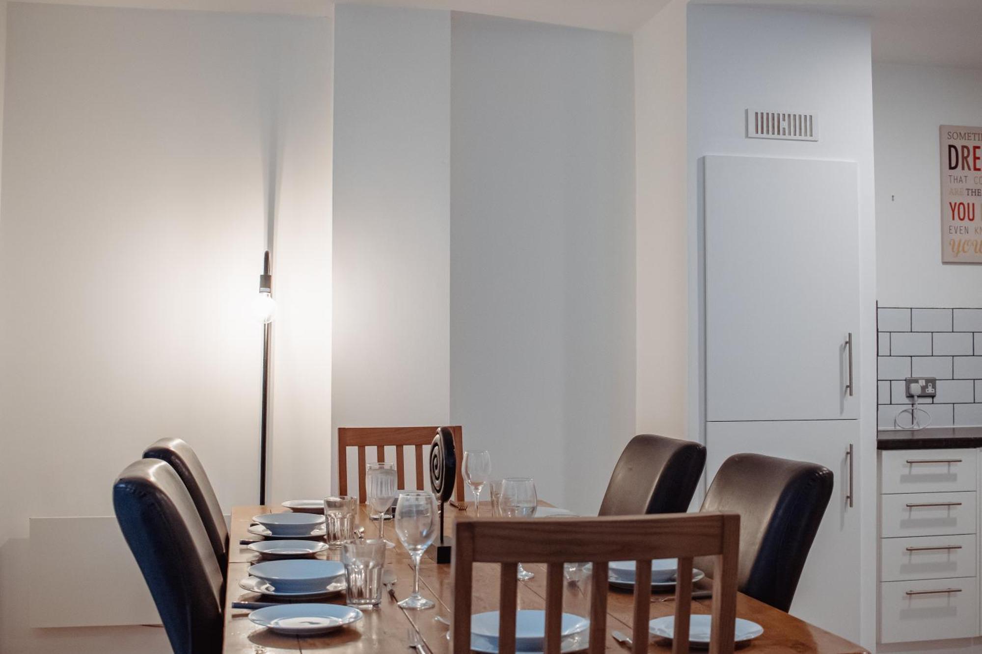 Central & Spacious, Sleeps 8, Perfect For Groups 利兹 外观 照片