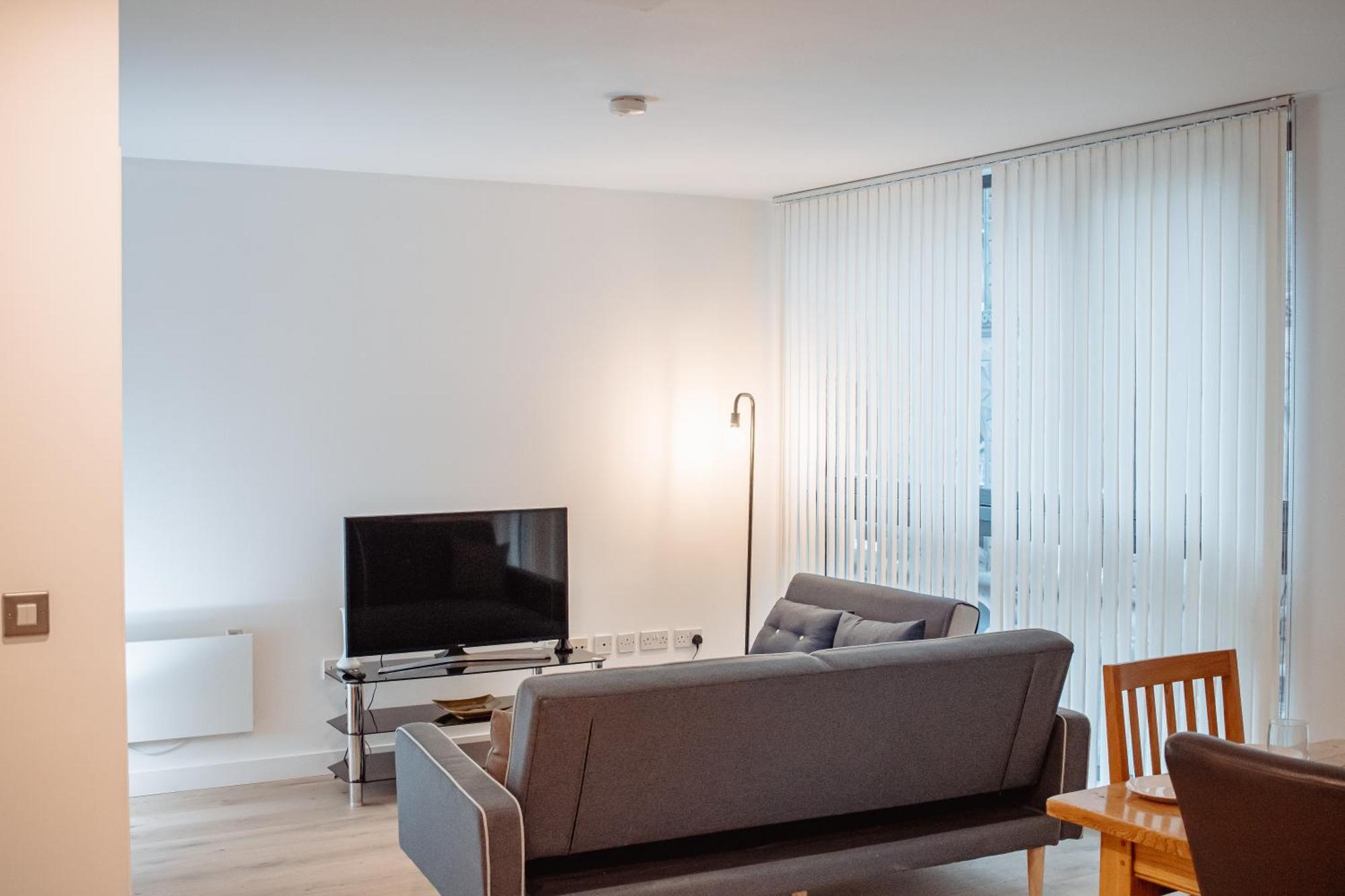 Central & Spacious, Sleeps 8, Perfect For Groups 利兹 外观 照片