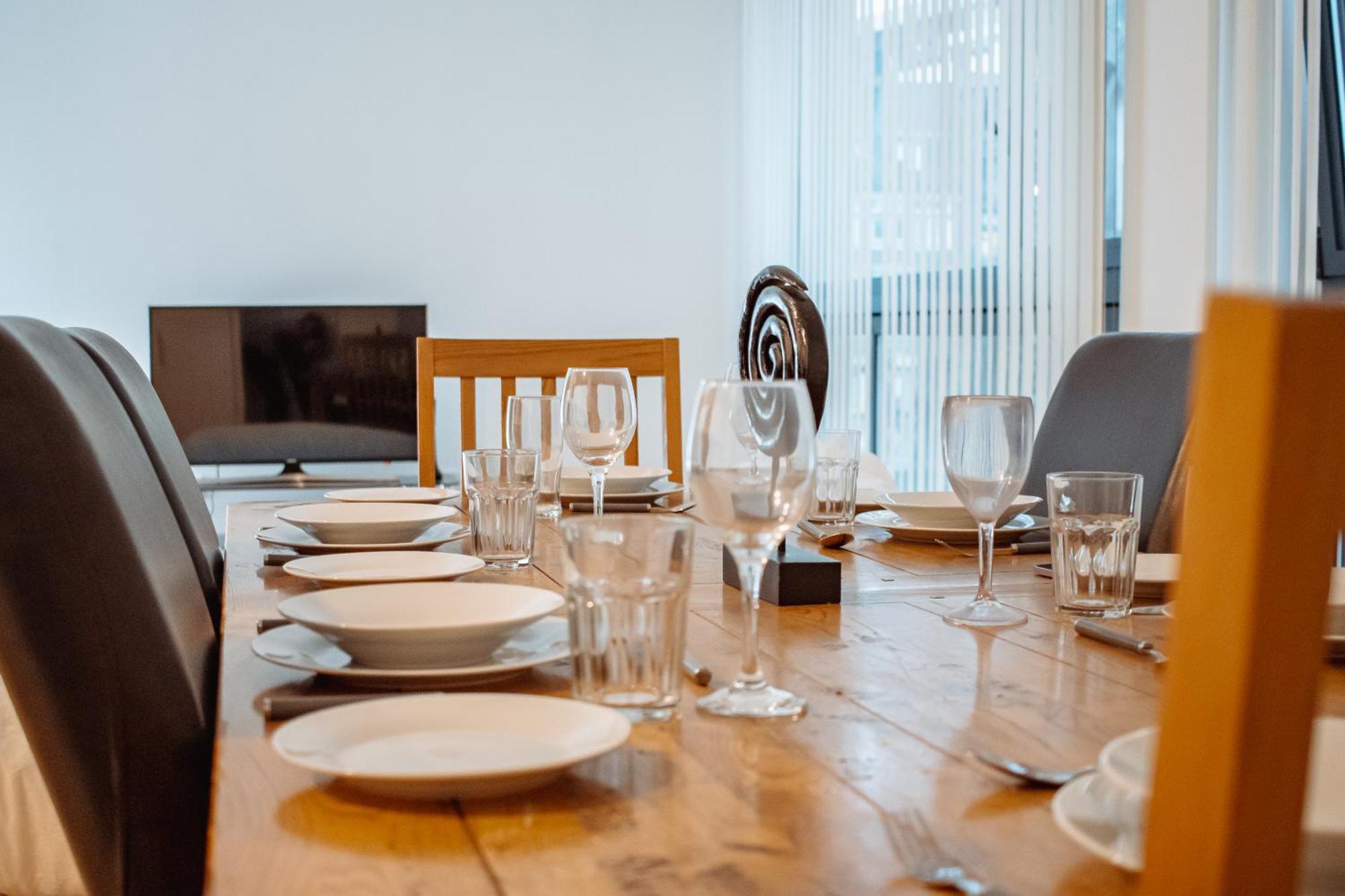 Central & Spacious, Sleeps 8, Perfect For Groups 利兹 外观 照片